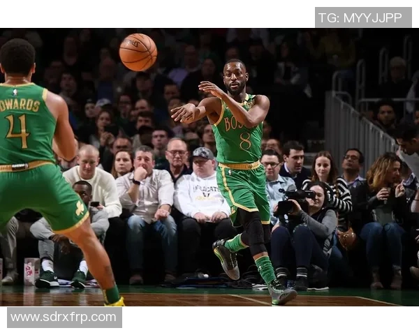 篮网与快船东森激战正酣球迷期待精彩对决与精彩表现