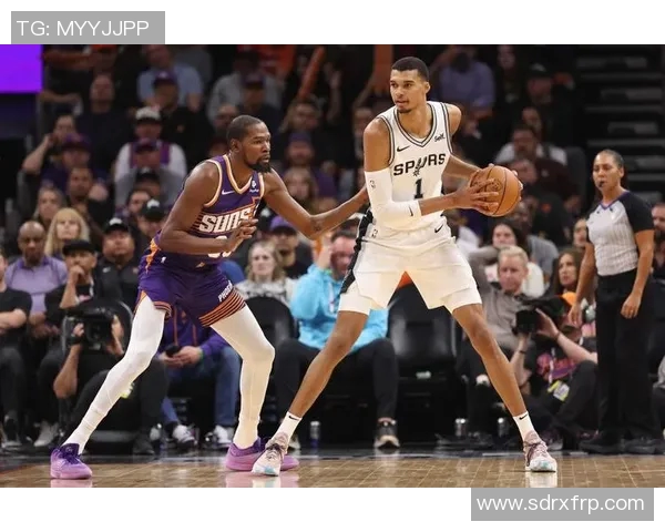 文班亚马新秀赛季表现惊艳场均数据领先同届球员引发关注 文班亚马新秀赛季表现惊艳场均数据领先同届球员引发关注