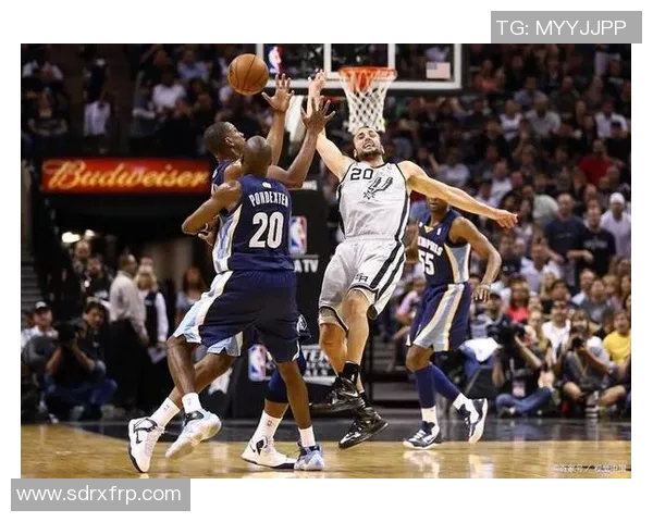 新加坡与菲律宾激战正酣球赛精彩瞬间引发球迷热议