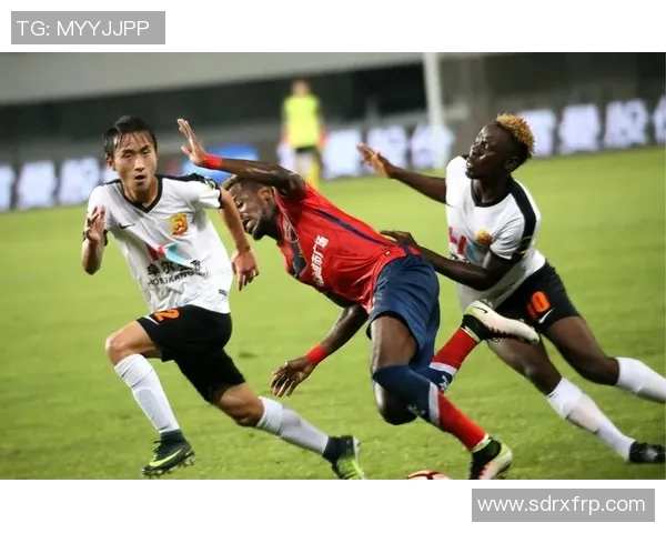 深圳队与武汉卓尔激战正酣谁能在这场较量中笑到最后 深圳队与武汉卓尔激战正酣谁能在这场较量中笑到最后