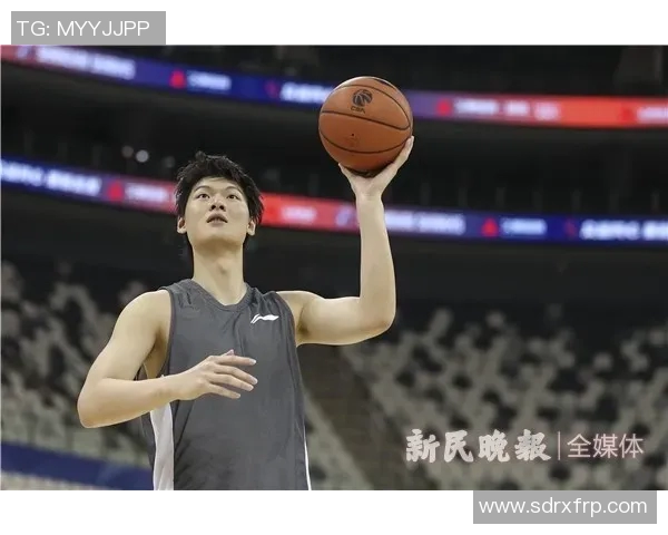 王哲林领衔中国男篮新征程展现实力与决心的崛起之路 王哲林领衔中国男篮新征程展现实力与决心的崛起之路