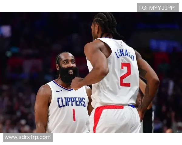 快船与骑士对决18号期待精彩赛事与球星表现的巅峰对决 快船与骑士对决18号期待精彩赛事与球星表现的巅峰对决