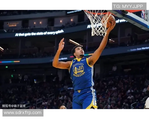 2016年勇士队与老鹰队的精彩对决回顾与分析